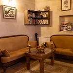 Han/Misafirhane In Stone House