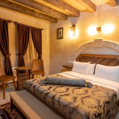 In Stone House 3* גורמה