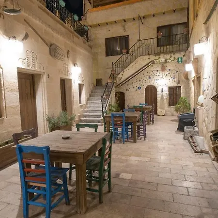 In Stone House 3* גורמה