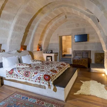 In Stone House אורחן גורמה