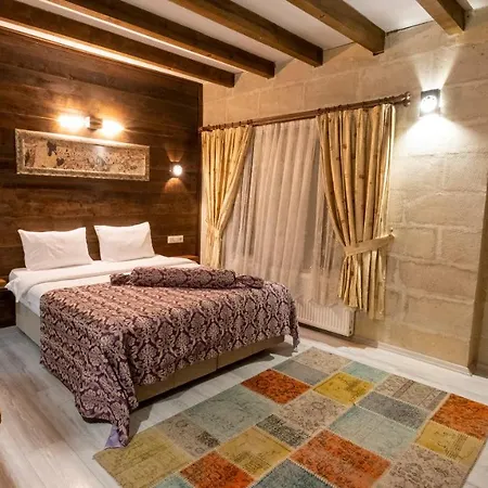 אורחן In Stone House 3*