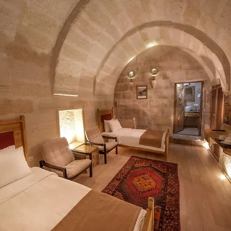 In Stone House אורחן גורמה